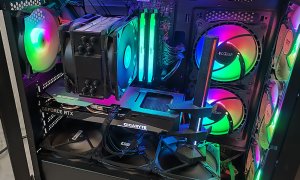 Игровая сборка: видеокарта Gigabyte RTX-3060, материнская плата Asus ROG STRIX B360H-Gaming, ОЗУ 32 гб.