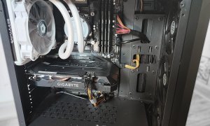 Игровая сборка: процессор Intel Core i5-6500, видеокарта GTX 1660, материнская плата Z270 Gigabyte, озу 32 гб